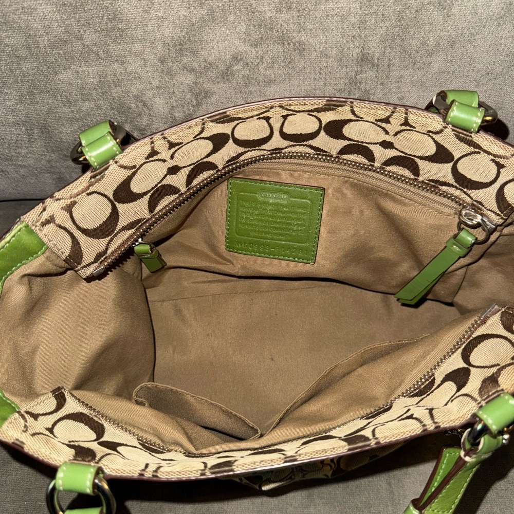 Coach Green and Tan Signature Pleated Gallery Tote Shoulder Bag F14281 EC - Picture 5 of 5